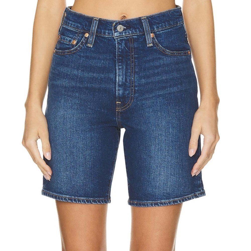 NEW!! Levi’s Ribcage Denim Bermuda Shorts in Bringing the Basic